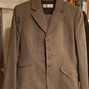 Tahari business suite, Size 6, Color Grery